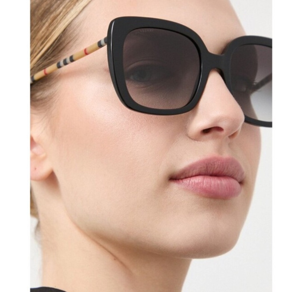 Burberry Sunglasses, New 235 - Picture 5 of 11